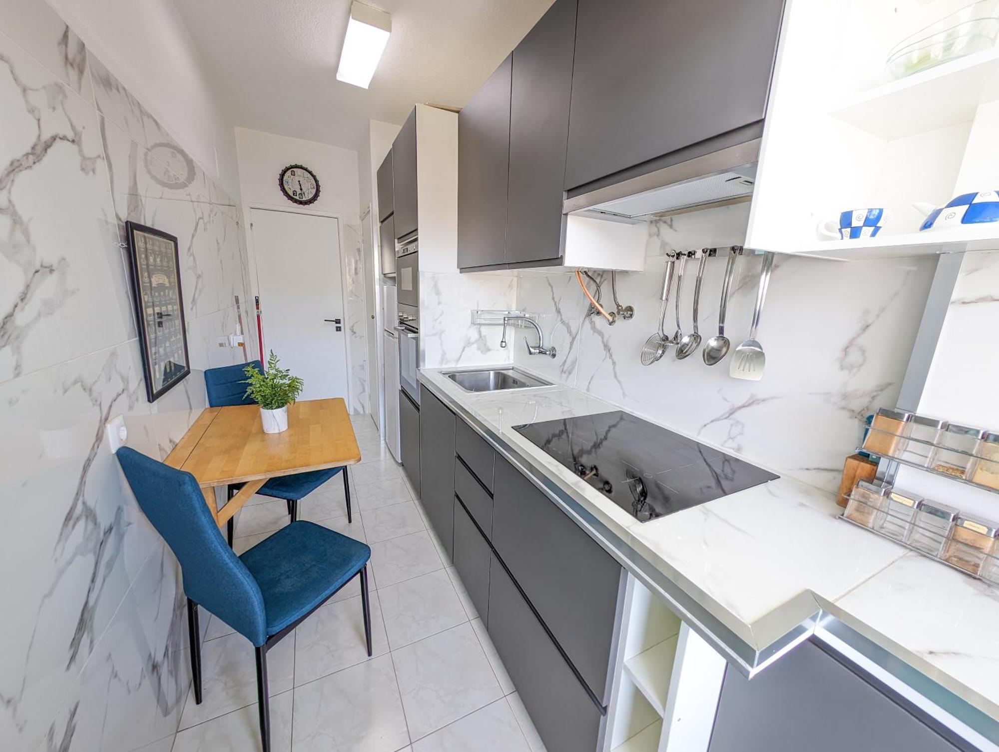 2 Room Condo - 5 Mins From Costa Da Caparica Beach & Bars ภายนอก รูปภาพ