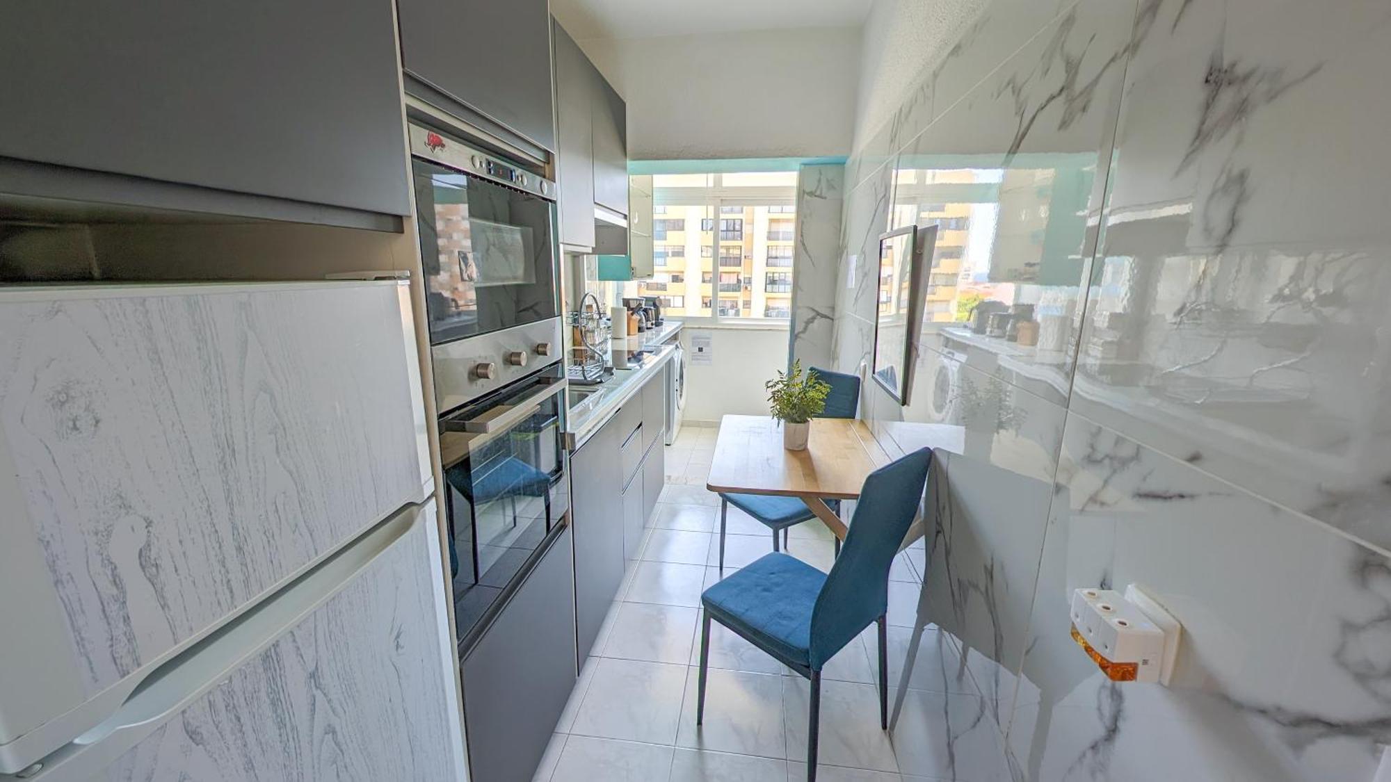 2 Room Condo - 5 Mins From Costa Da Caparica Beach & Bars ภายนอก รูปภาพ